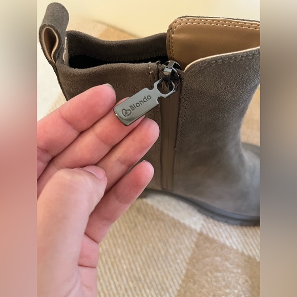 Blondo Waterproof Ankle Boots - Picture 5 of 6